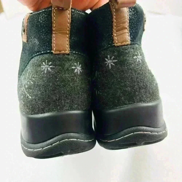 Jambu Rossella Black Metallic Suede Memory Foam Water Resistant Booties Size 9M - Picture 8 of 10